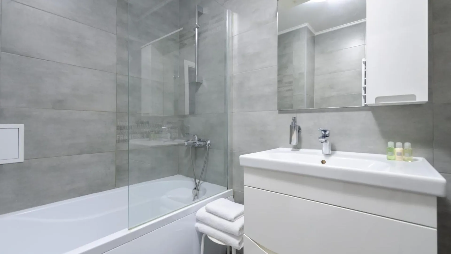 Petrovdom Apartments 199A-199B In Rc Kvartet, 16Г Vasyl Lypkivskyi Street Киев
